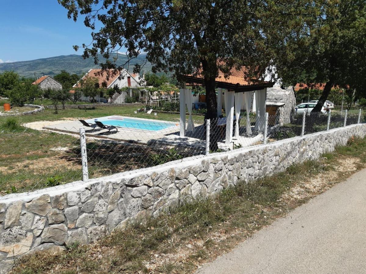 Villa Marie With Pool, Two Bedrooms For 4+2Kids Cavoglave Dış mekan fotoğraf